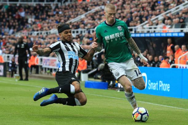 她却展示出 她却展示出